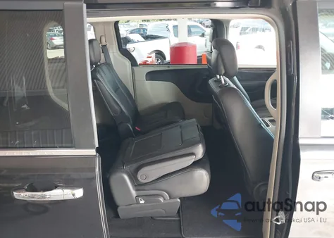 2016 Chrysler Town & Country Touring z USA, uszkodzony, nr VIN 2C4RC1BG3GR112077